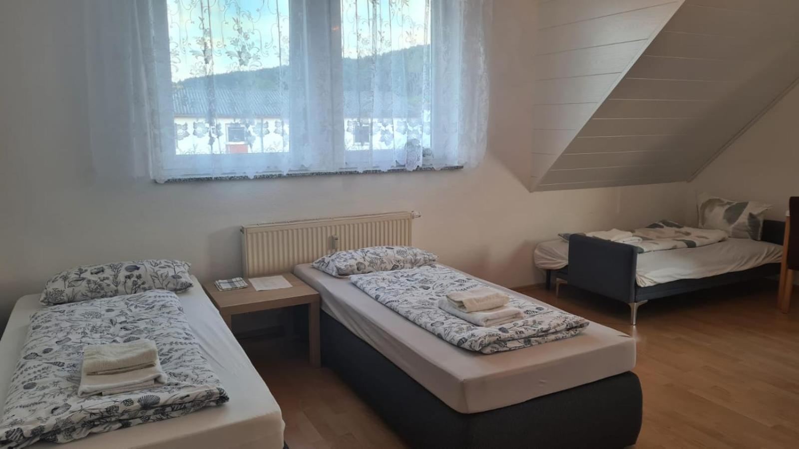 Schlafzimmer 1 Mit Top Aussicht Ueber Weilstetten Balingen Buitenkant foto