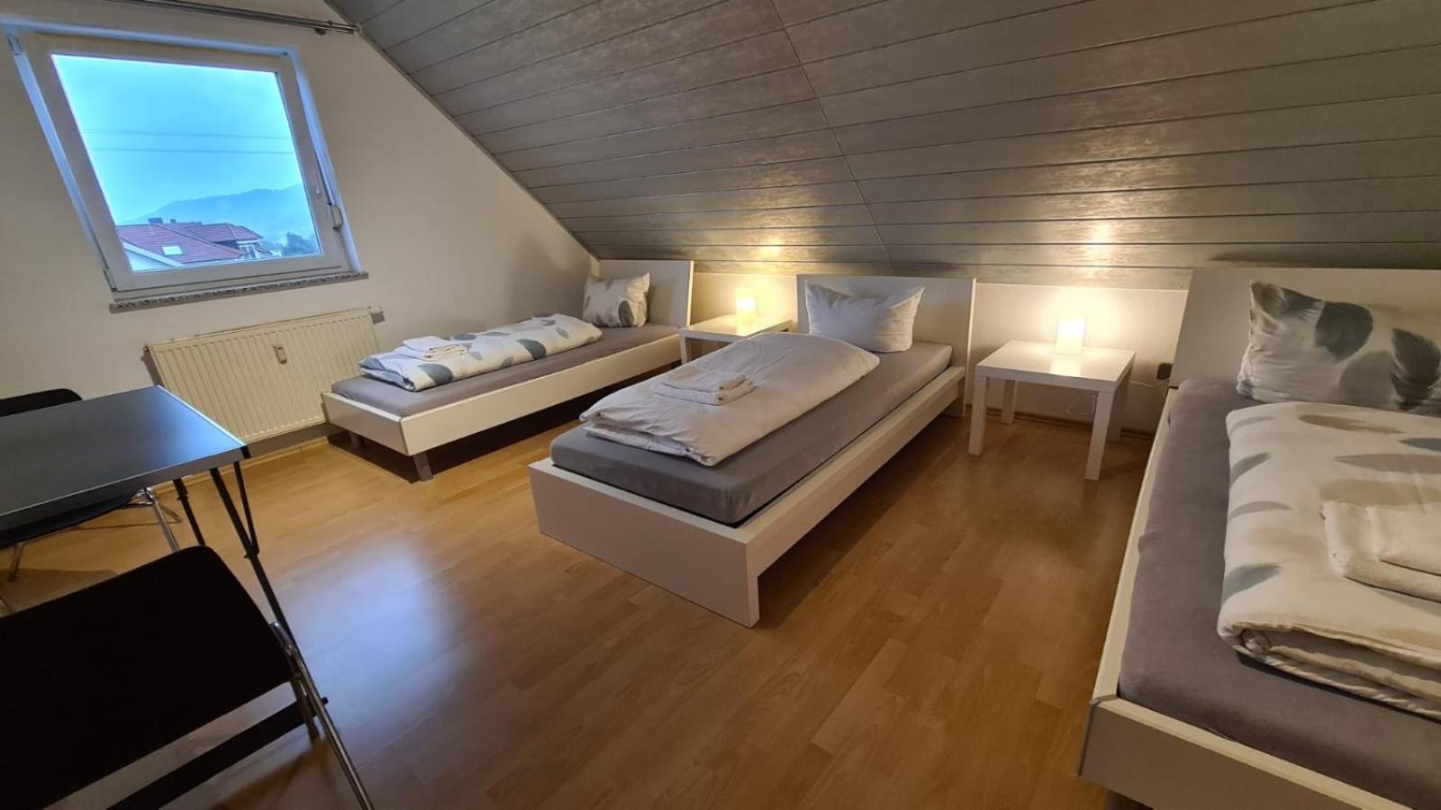 Schlafzimmer 1 Mit Top Aussicht Ueber Weilstetten Balingen Buitenkant foto