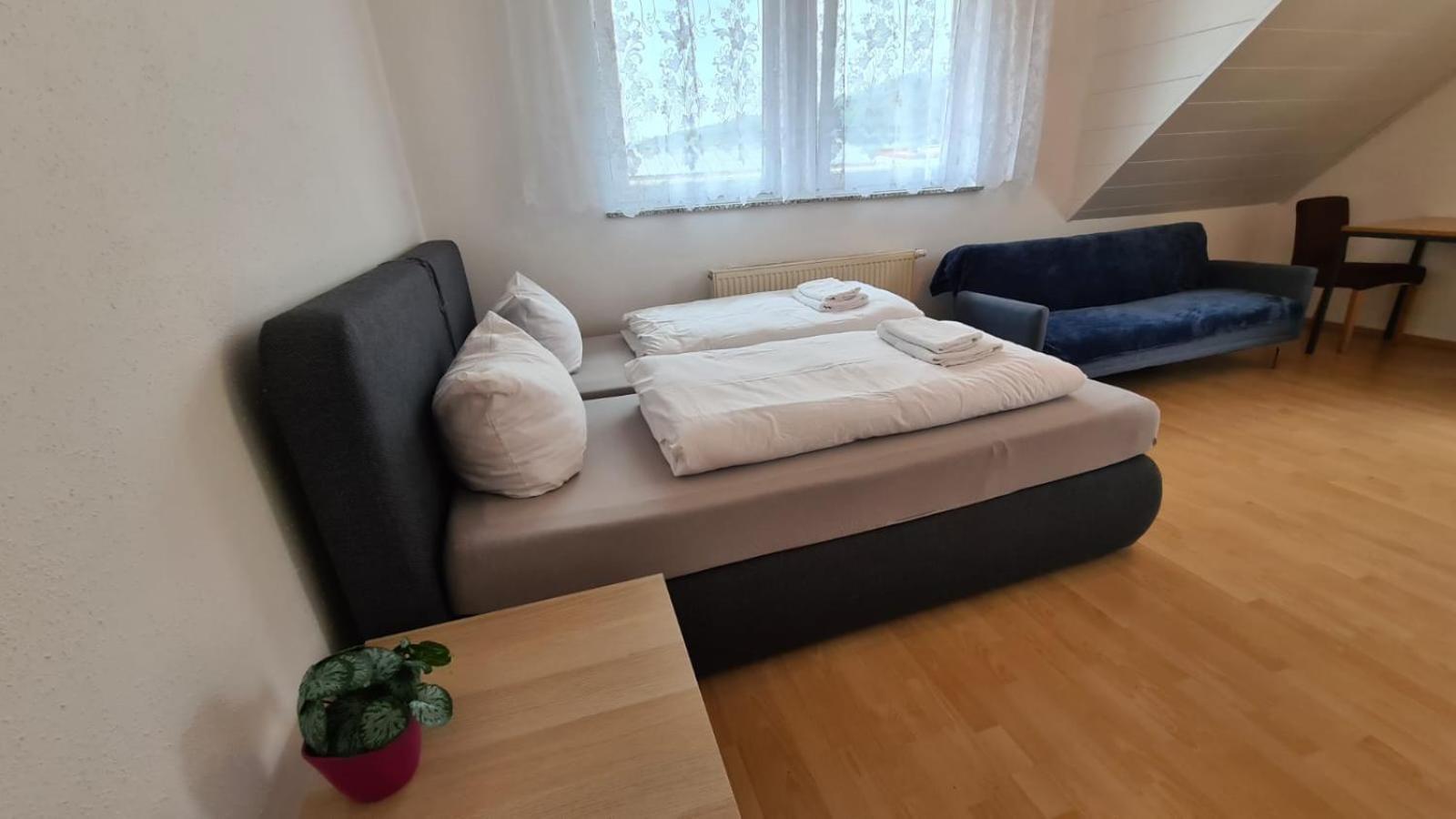 Schlafzimmer 1 Mit Top Aussicht Ueber Weilstetten Balingen Buitenkant foto